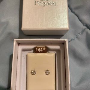 Piercing Pagoda earrings